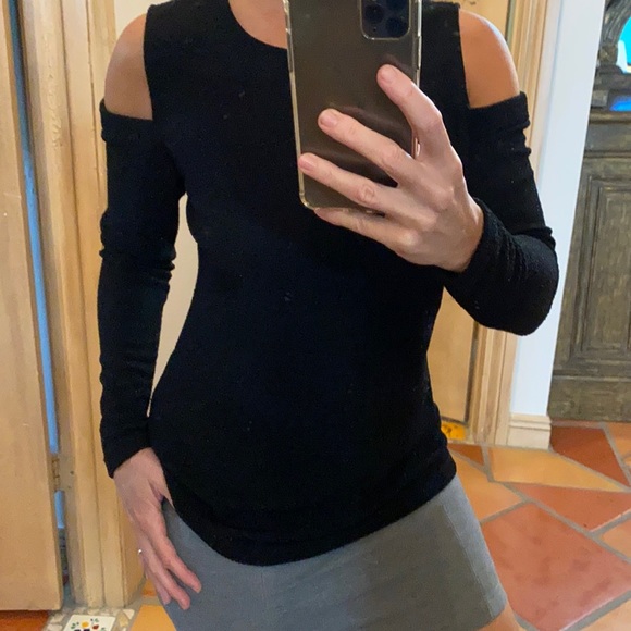 Calvin Klein sparkle threaded cold shoulder top - Picture 4 of 4